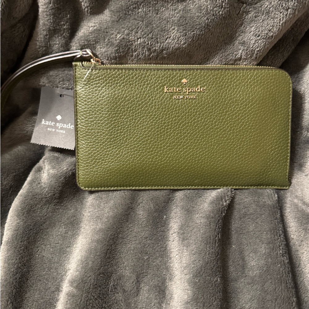 Kate Spade Med Green Leather Wristlet